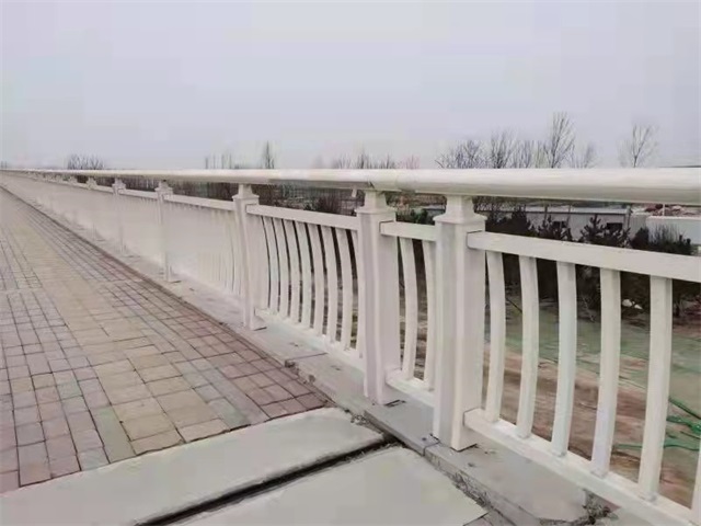 防撞护栏是需要进行美观的