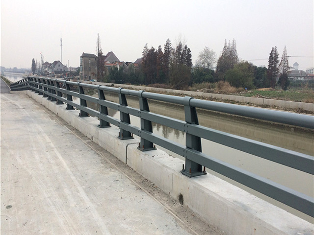 道路防撞护栏