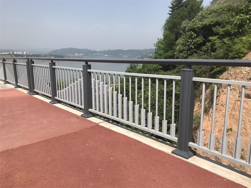 桥梁钢护栏